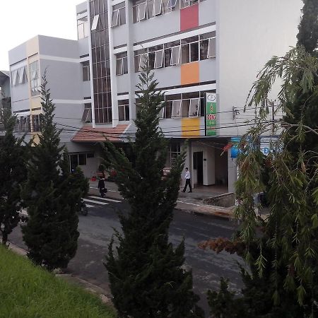 A Dong Hotel Da Lat Buitenkant foto